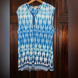 Elegant Blue‎ and White Sleeveless Tunic